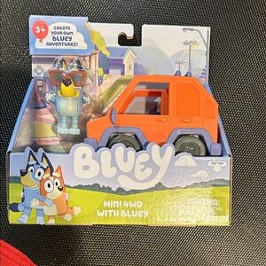 Bluey Mini 4WD Adventure Set with Orange Car. New in box.